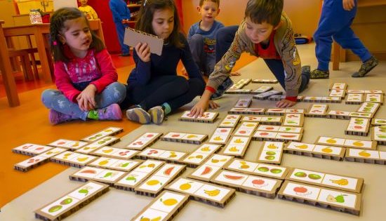 Sensory education with food dominos